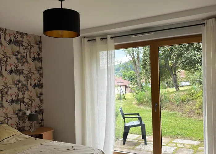 La Maison Pres De La Fontaine Paisible 1 3*